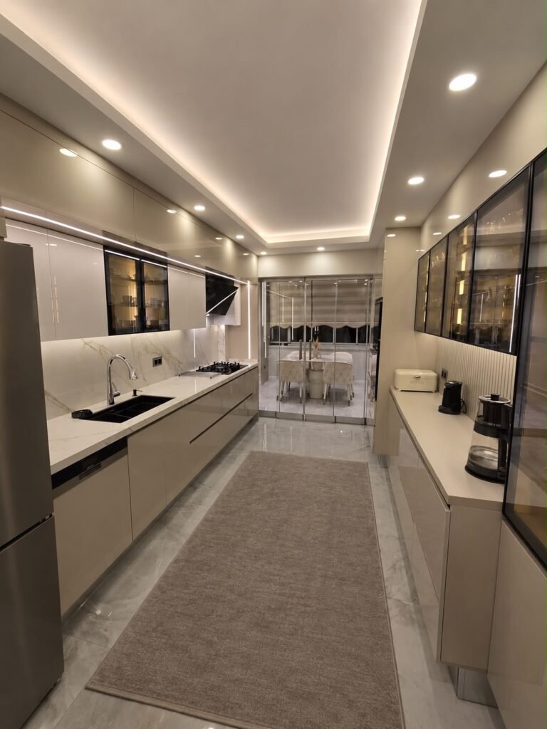 Reçine Yapı Uzun plan modern mutfak