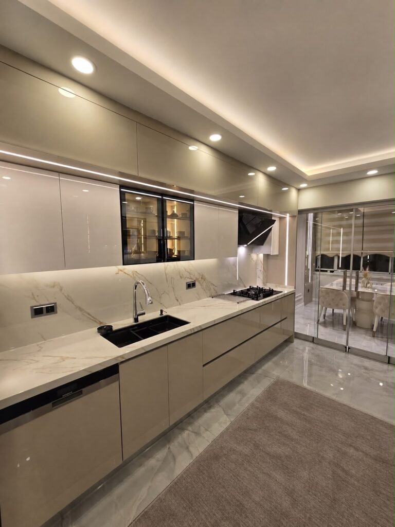 Reçine Yapı Modern tezgah ve dolap kombinasyonu